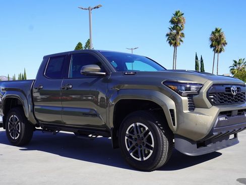 New 2025 Toyota Tacoma TRD Sport image 3