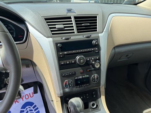 Used 2009 Chevrolet Traverse LT FWD image 8