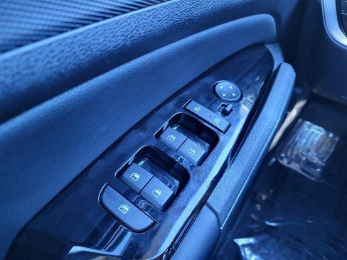 Used 2025 Kia Sportage SX Prestige image 13