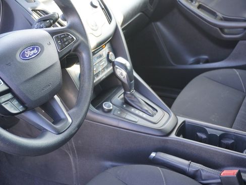 Used 2016 Ford Focus SE image 18