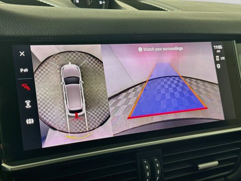 Certified 2023 Porsche Cayenne AWD/4WD image 18