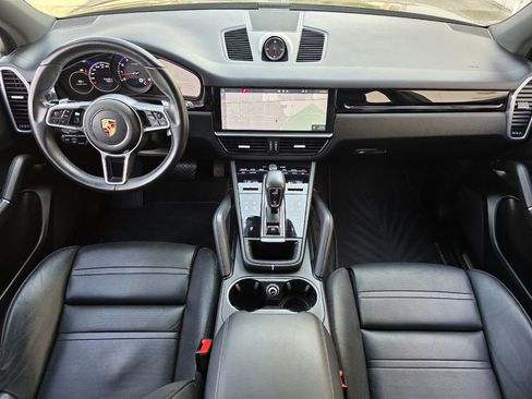 Used 2020 Porsche Cayenne image 9