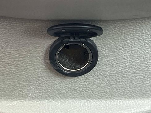 Used 2019 Ford Fusion SE FWD image 18