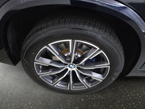 Used 2025 BMW X5 xDrive40i w/ M Sport Package AWD/4WD image 33