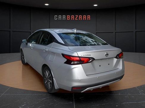 Used 2020 Nissan Versa SV image 5