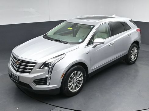 Used 2017 Cadillac XT5 Luxury w/ Driver Awareness Package AWD/4WD image 47