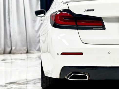 Used 2021 BMW 530i xDrive w/ Convenience Package image 14