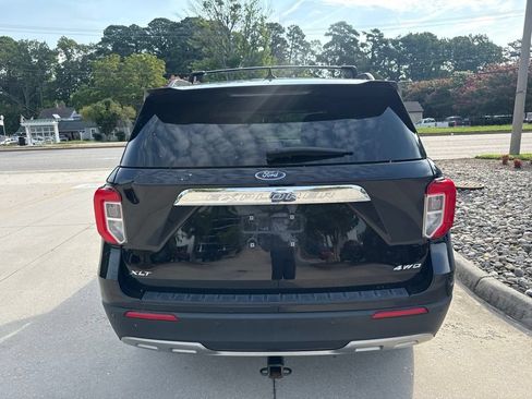 Used 2023 Ford Explorer XLT w/ Equipment Group 202A AWD/4WD image 5