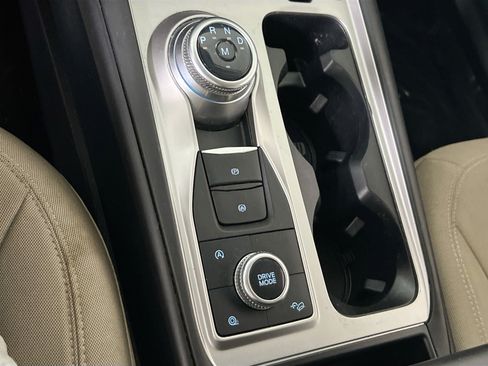 Used 2020 Ford Explorer XLT w/ Comfort Package AWD/4WD image 16