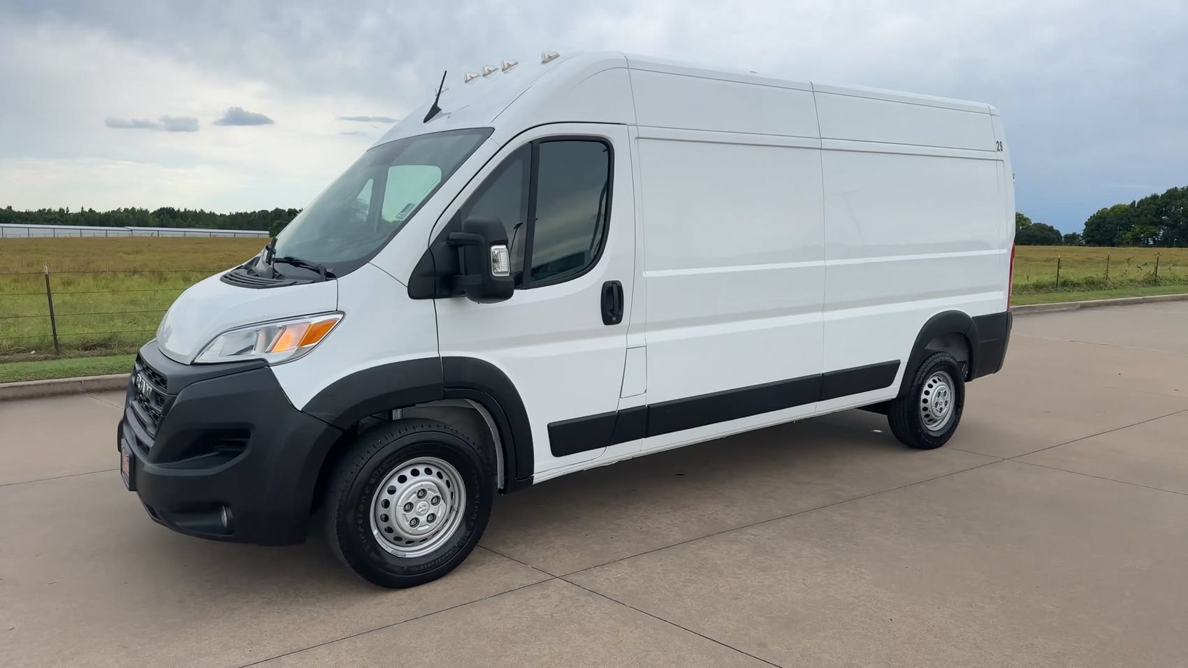 Used 2025 RAM ProMaster 2500 w/ Convenience Group FWD image 5