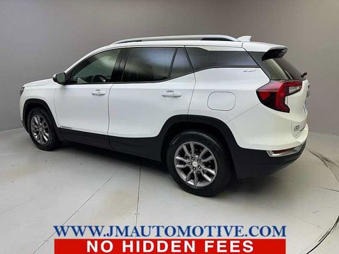 Used 2024 GMC Terrain SLT AWD/4WD image 3