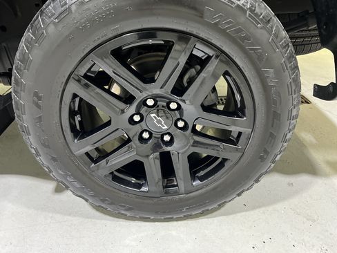 Used 2023 Chevrolet Silverado 1500 Custom AWD/4WD image 13