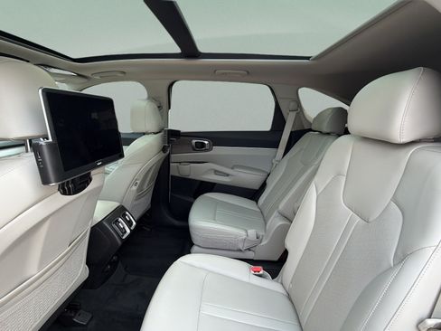 Used 2022 Kia Sorento EX w/ Panoramic Sunroof Package FWD image 23