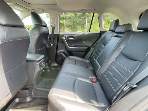 Used 2020 Toyota RAV4 Limited image 25