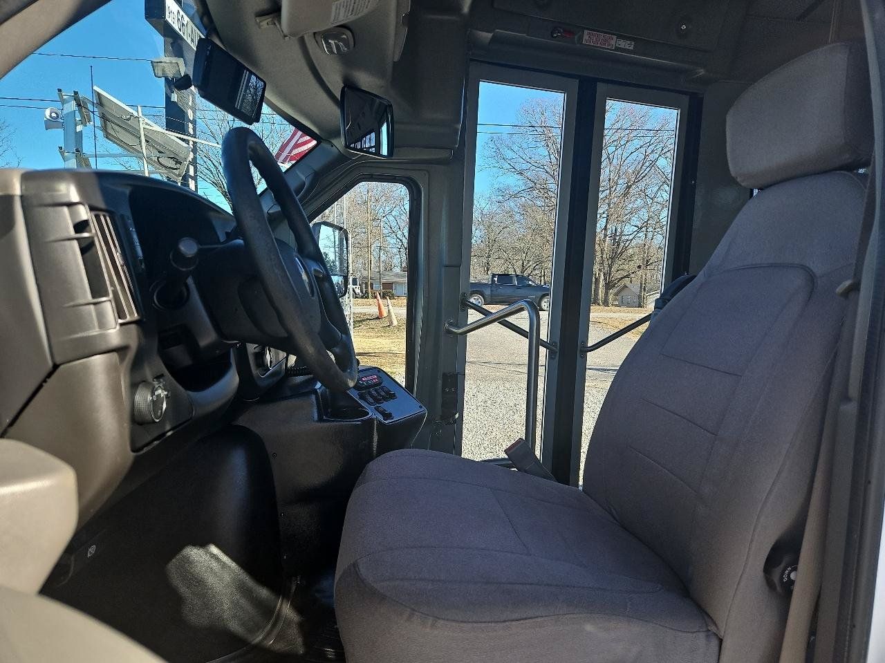 Used 2015 Chevrolet Express 4500 w/ Shuttle Bus Package RWD image 11