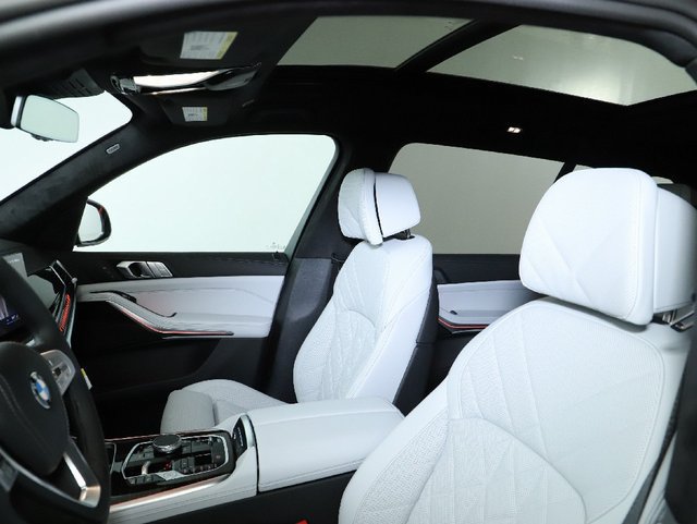 Used 2027 BMW X7 xDrive40i AWD/4WD image 24