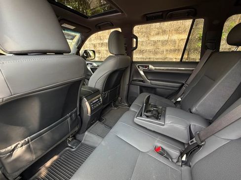 Used 2023 Lexus GX 460 Premium w/ Premium Package AWD/4WD image 31