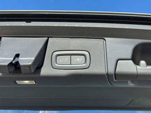 New 2026 Volvo XC60 B5 Ultra w/ Protection Package Premier image 16