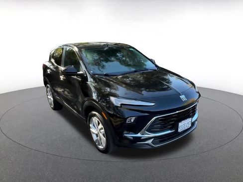 Used 2025 Buick Encore GX Preferred image 3