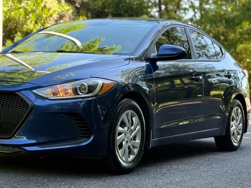 Used 2018 Hyundai Elantra SE w/ SE Connectivity Package 04 image 1