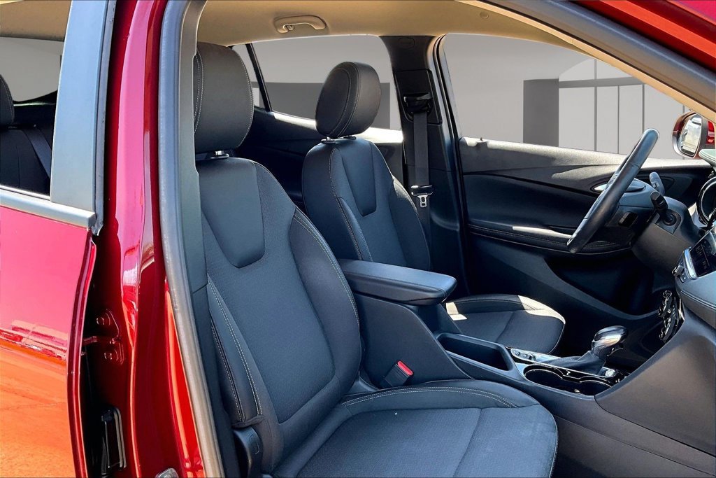 Used 2022 Buick Encore GX Select w/ Sport Touring Package FWD image 7
