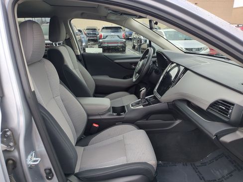 Used 2025 Subaru Outback Premium image 32