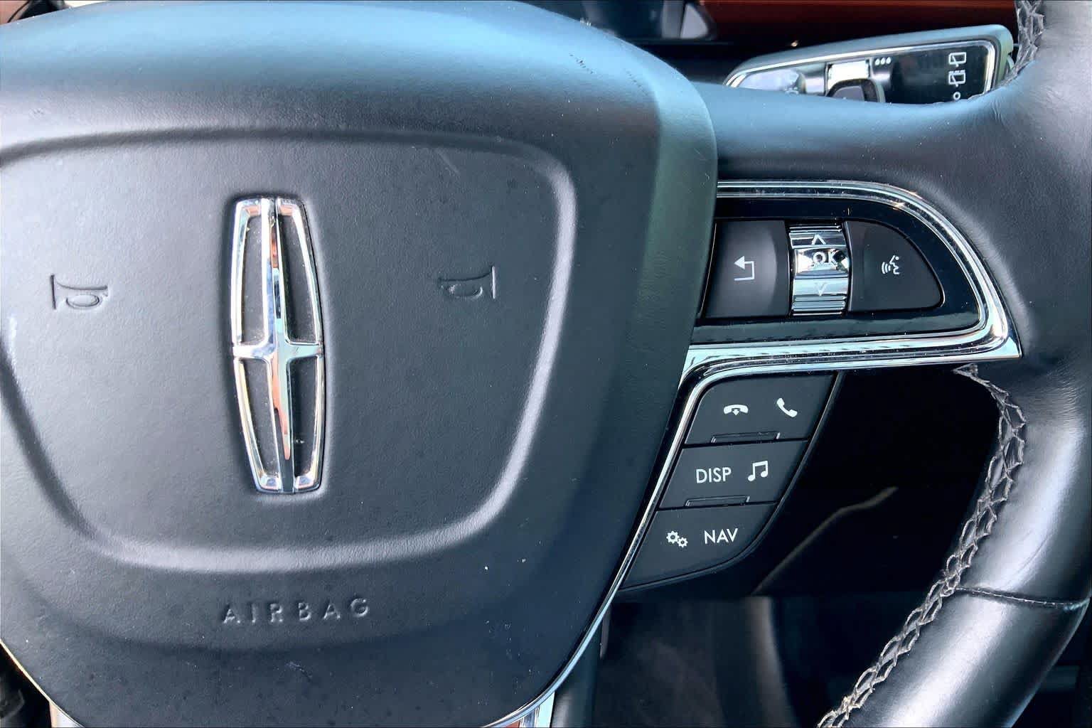 Used 2021 Lincoln Navigator 4WD image 25