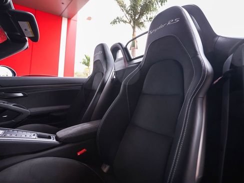 Certified 2025 Porsche 718 Boxster Spyder RS RWD image 30