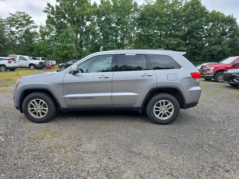 Used 2018 Jeep Grand Cherokee Laredo AWD/4WD image 6