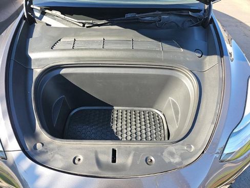 Used 2022 Tesla Model Y Long Range image 16