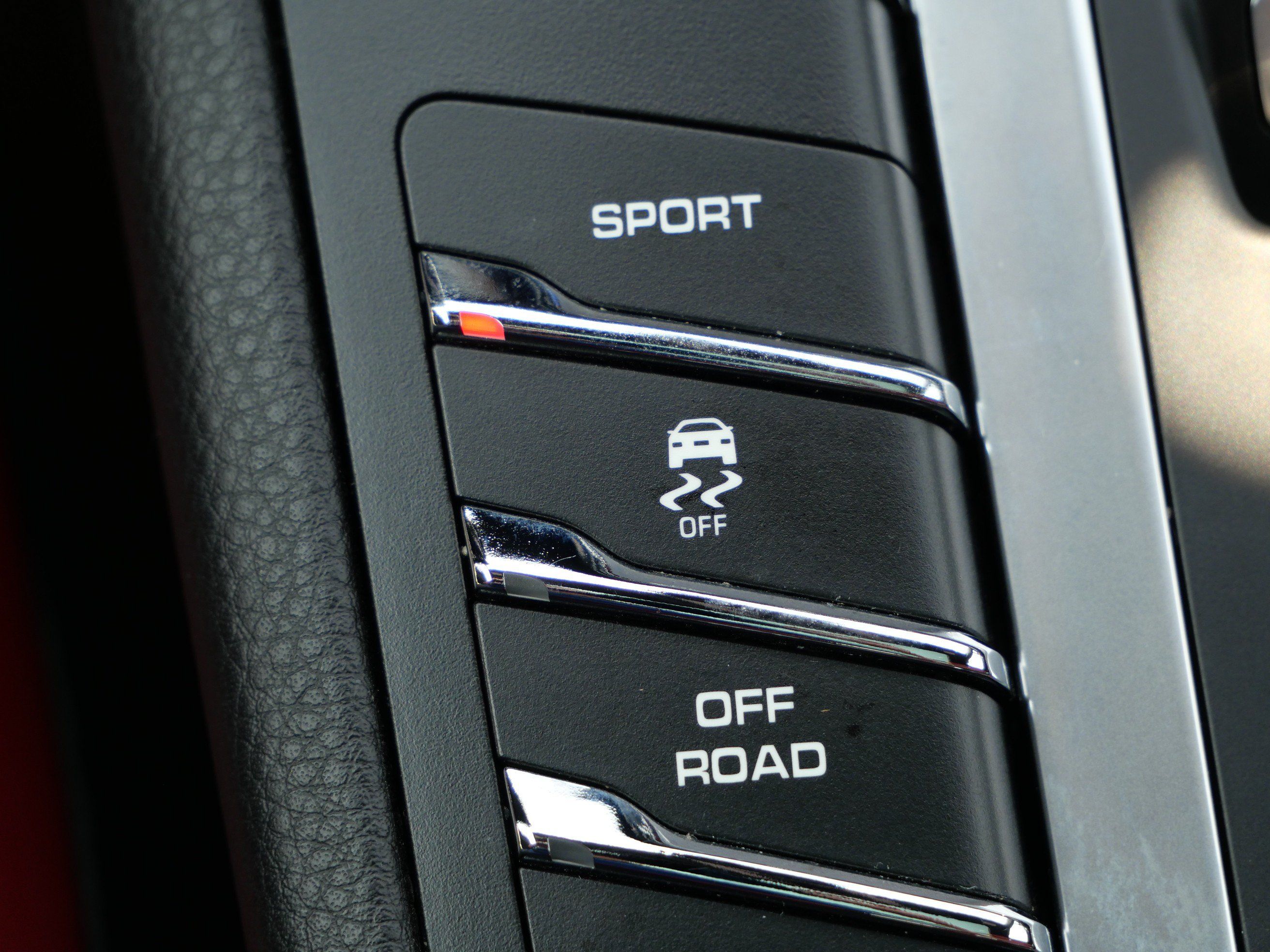 Used 2021 Porsche Macan S AWD/4WD image 24