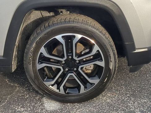 Used 2022 Jeep Compass Limited AWD/4WD image 10