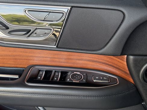 Used 2019 Lincoln Navigator Reserve AWD/4WD image 19