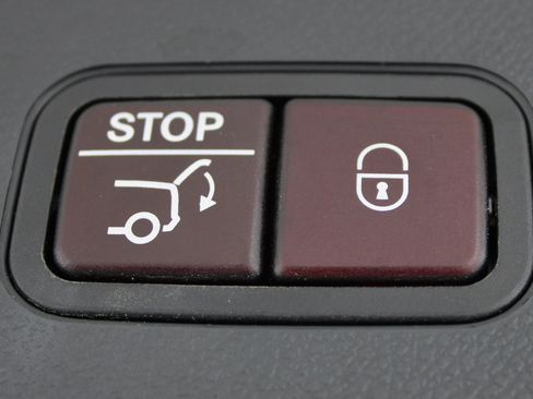 Used 2017 Mercedes-Benz GLC 300 w/ Premium 1 Package image 73