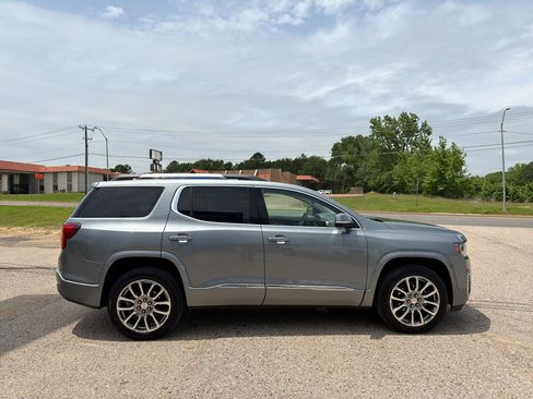 Used 2023 GMC Acadia Denali w/ Denali Ultimate Package FWD image 13
