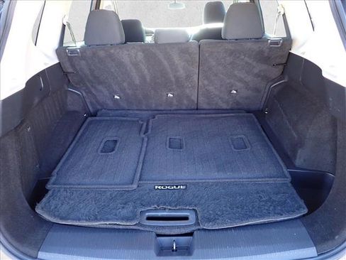 Used 2023 Nissan Rogue S image 6