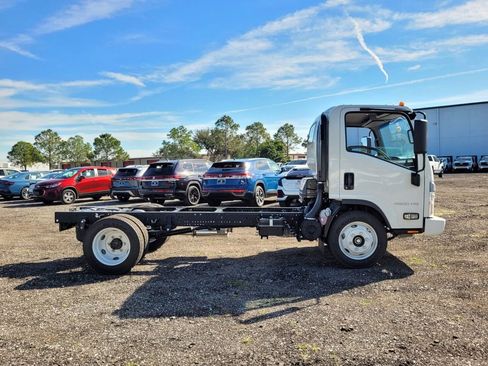New 2025 Chevrolet Low Cab Forward image 9