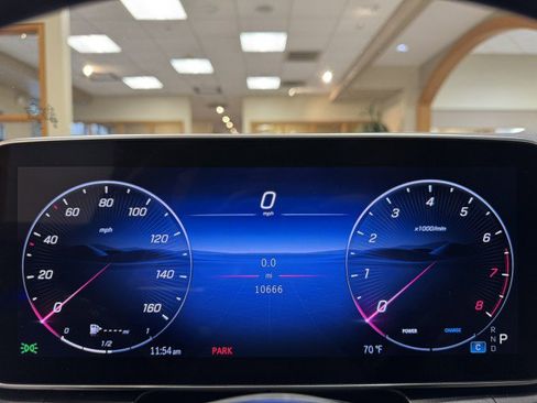 Certified 2025 Mercedes-Benz GLC 300 image 9