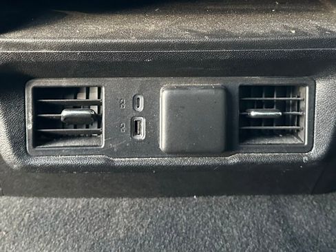 Used 2022 Chevrolet Silverado 1500 LT image 12