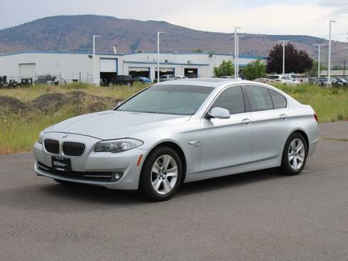 Used 2012 BMW 528i xDrive Sedan AWD/4WD image 7