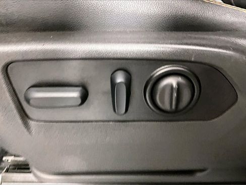 Certified 2022 GMC Sierra 1500 AT4 w/ AT4 Premium Package image 33