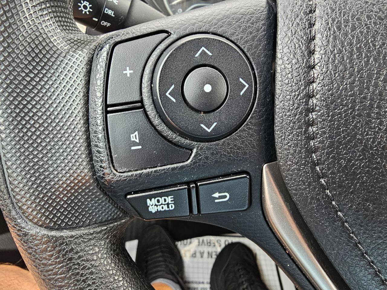 Used 2015 Toyota Corolla LE FWD image 43