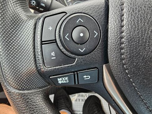 Used 2015 Toyota Corolla LE FWD image 43