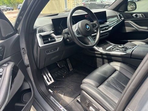 Used 2024 BMW X7 xDrive40i w/ M Sport Package AWD/4WD image 16