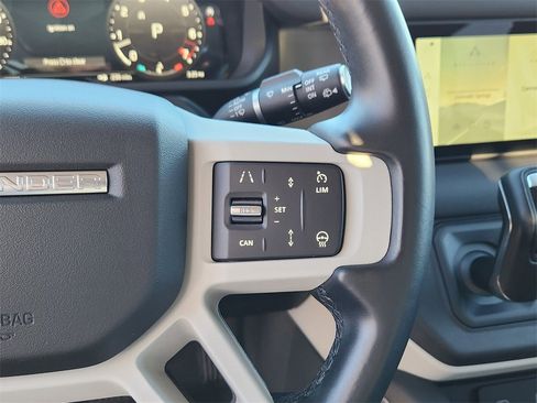 Used 2024 Land Rover Defender 110 S image 9