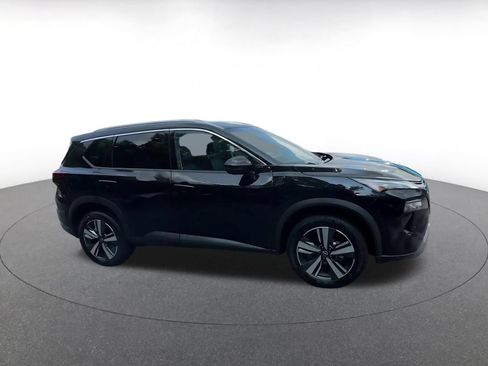 Used 2026 Nissan Rogue SL FWD image 2