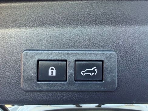 Used 2022 Subaru Ascent Premium w/ Convenience Package AWD/4WD image 26