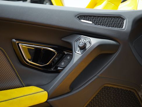 Used 2020 Lamborghini Huracan EVO AWD/4WD image 15