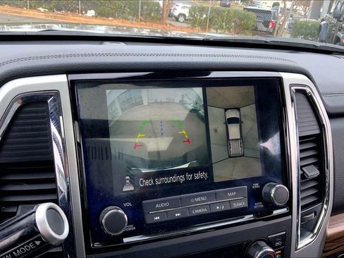 Used 2021 Nissan Titan SL w/ Moonroof Package image 11