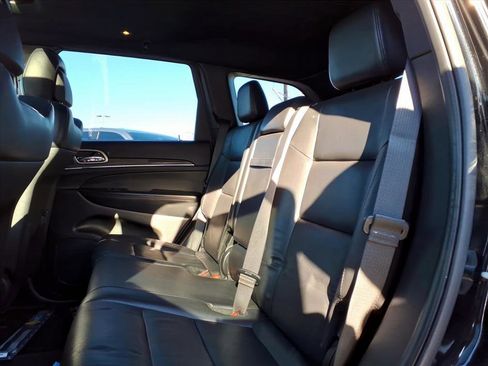 Used 2019 Jeep Grand Cherokee Limited image 11